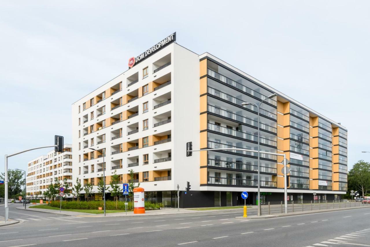 M&R Apartament Airport&Business Deluxe Cybernetyki 17 - Underground Garage - Free Wifi - Netflix - Air Conditioning - Self Check-In, Close By Chopin Airport ワルシャワ エクステリア 写真